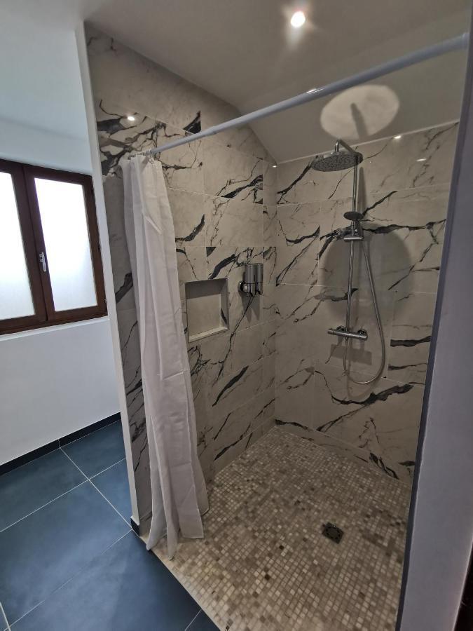 Le Gite Du Brouage Chauny Exterior photo